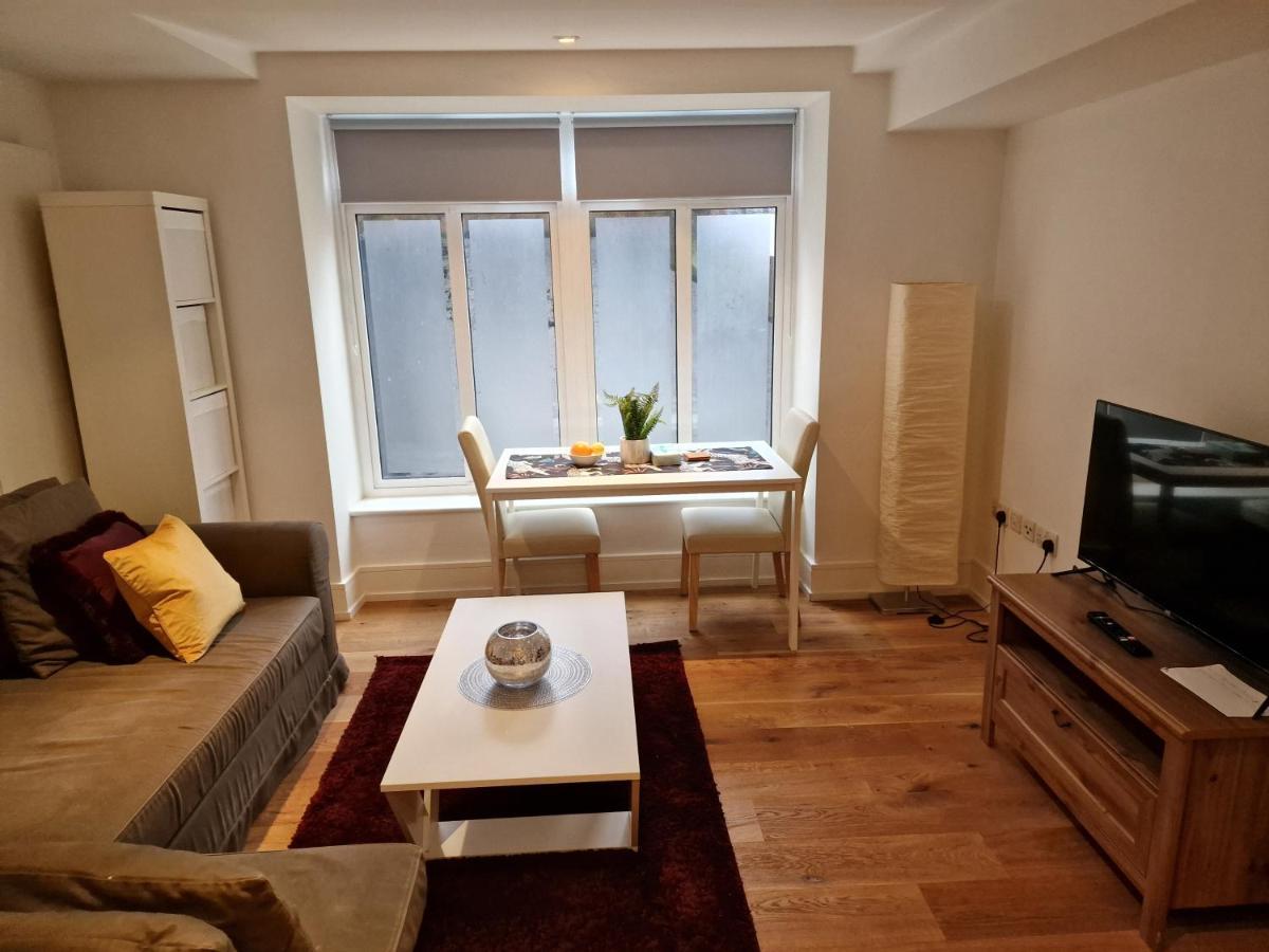 Lovely 1-Bed Apartment In London Exterior photo